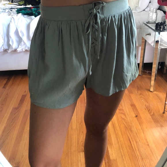 NWT forever 21 olive green shorts - Picture 2 of 6